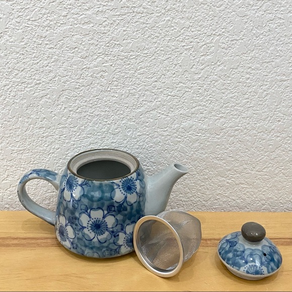 Vintage Asian Blue Floral Porcelain Teapot - Picture 7 of 13